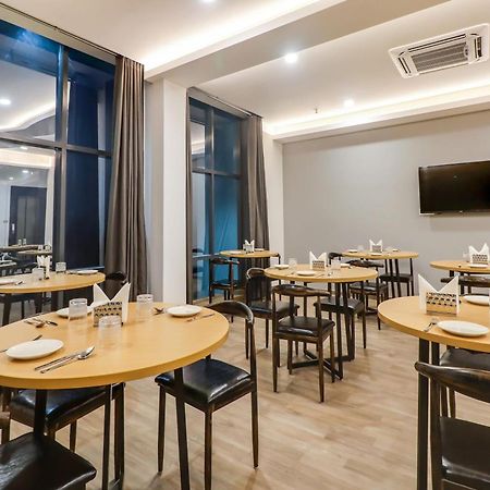 Отель Super Townhouse Jashn Chinhat Экстерьер фото