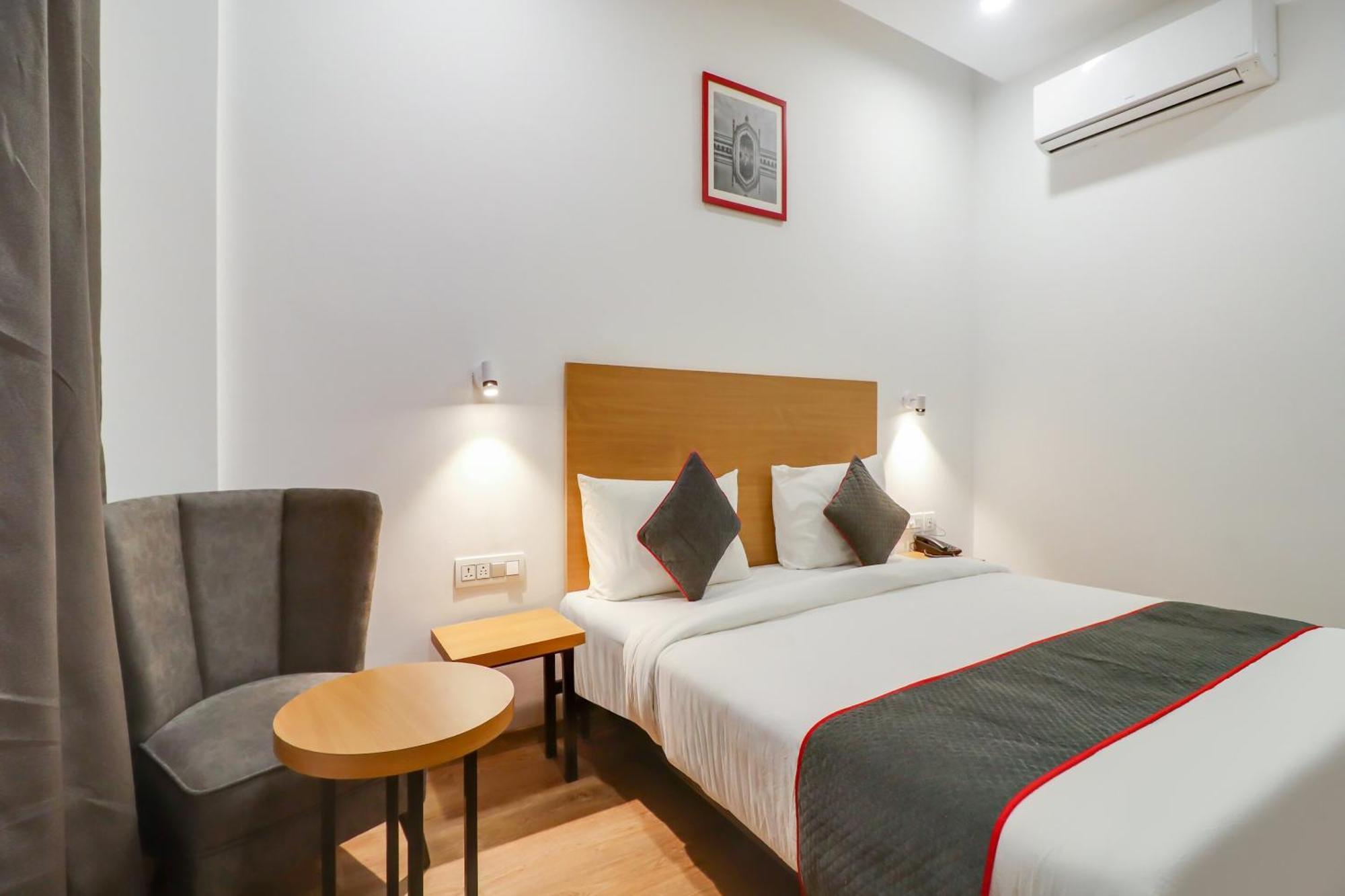 Отель Super Townhouse Jashn Chinhat Экстерьер фото