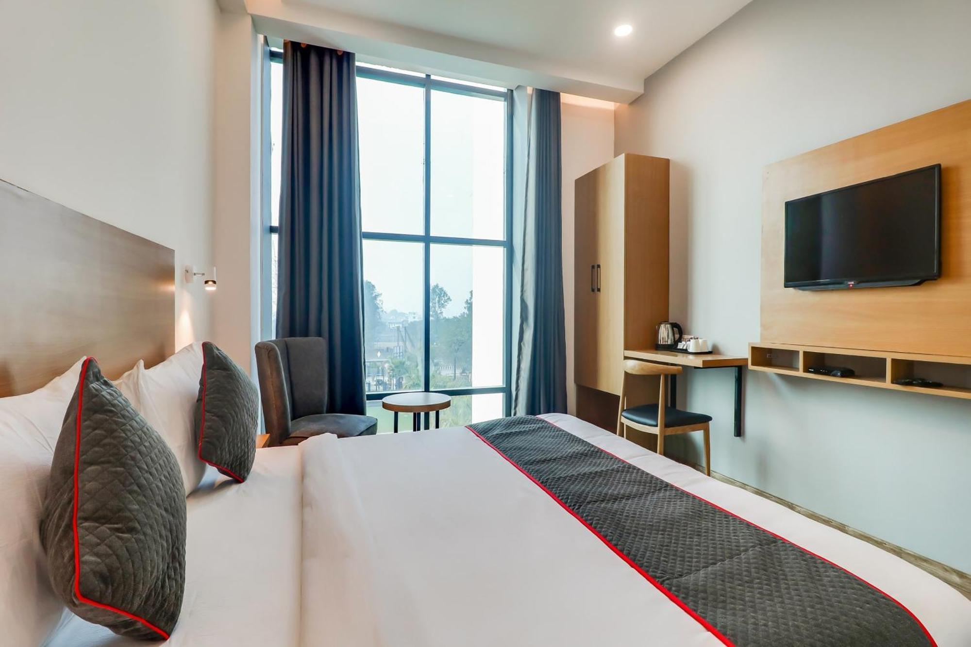 Отель Super Townhouse Jashn Chinhat Экстерьер фото