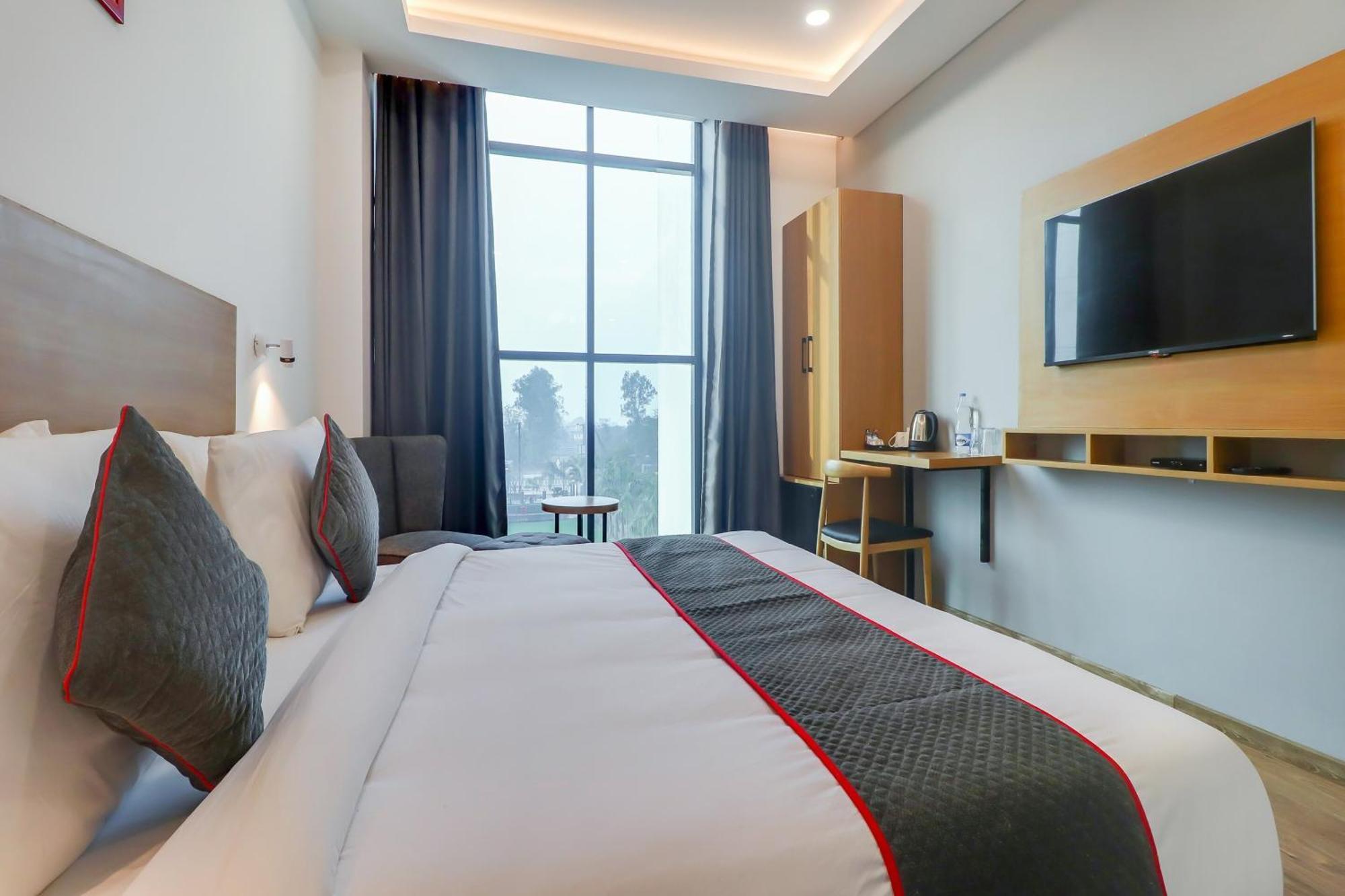 Отель Super Townhouse Jashn Chinhat Экстерьер фото
