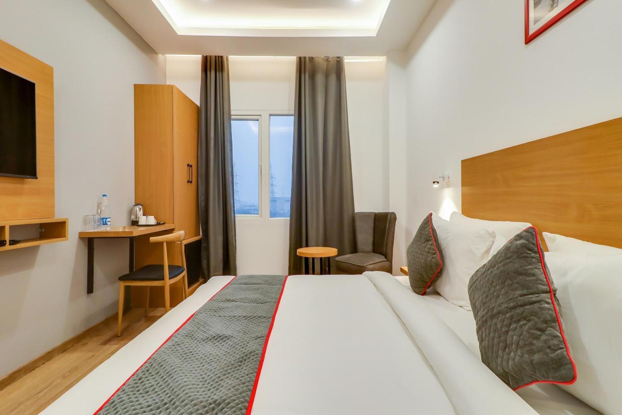 Отель Super Townhouse Jashn Chinhat Экстерьер фото