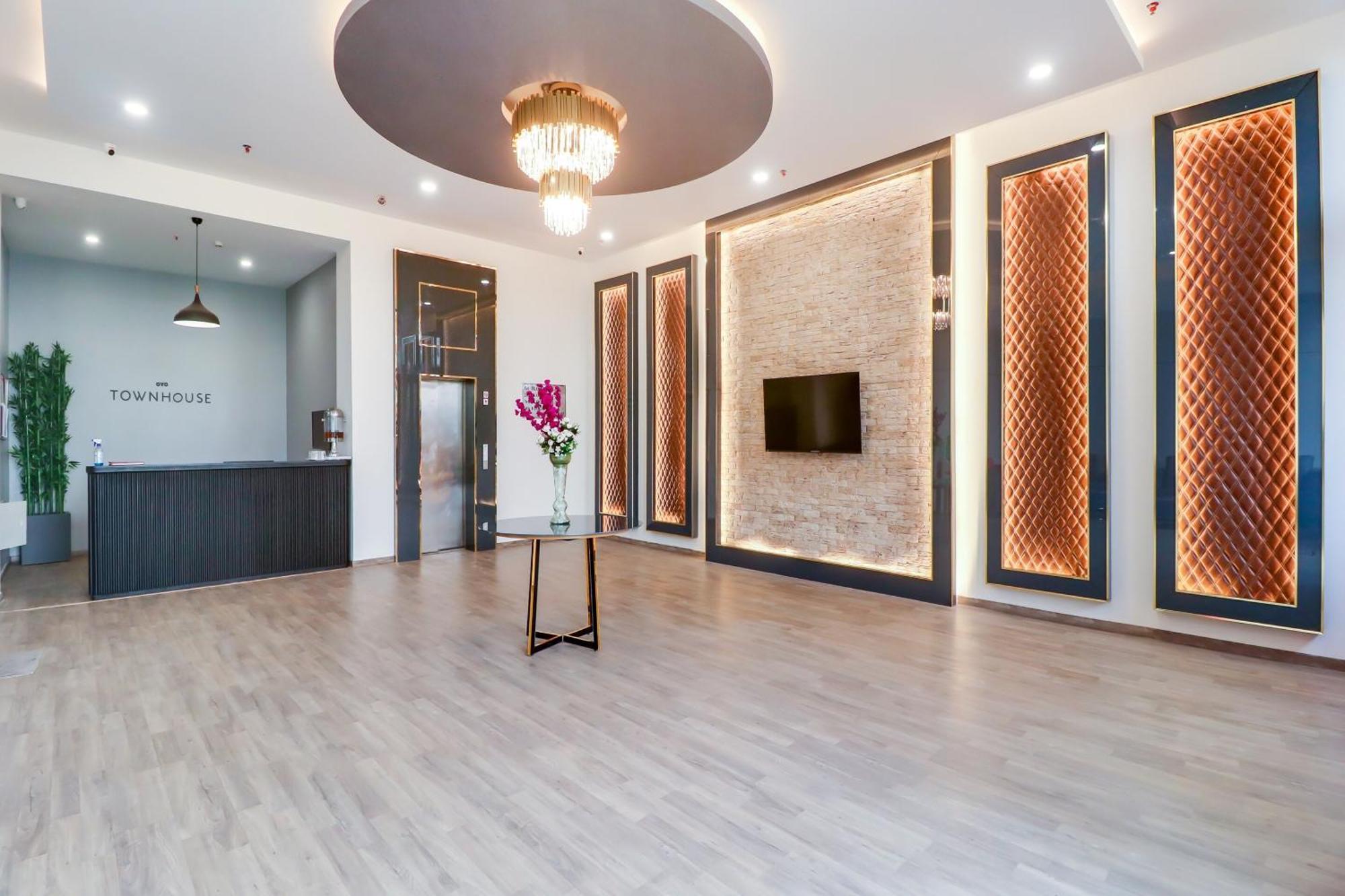 Отель Super Townhouse Jashn Chinhat Экстерьер фото
