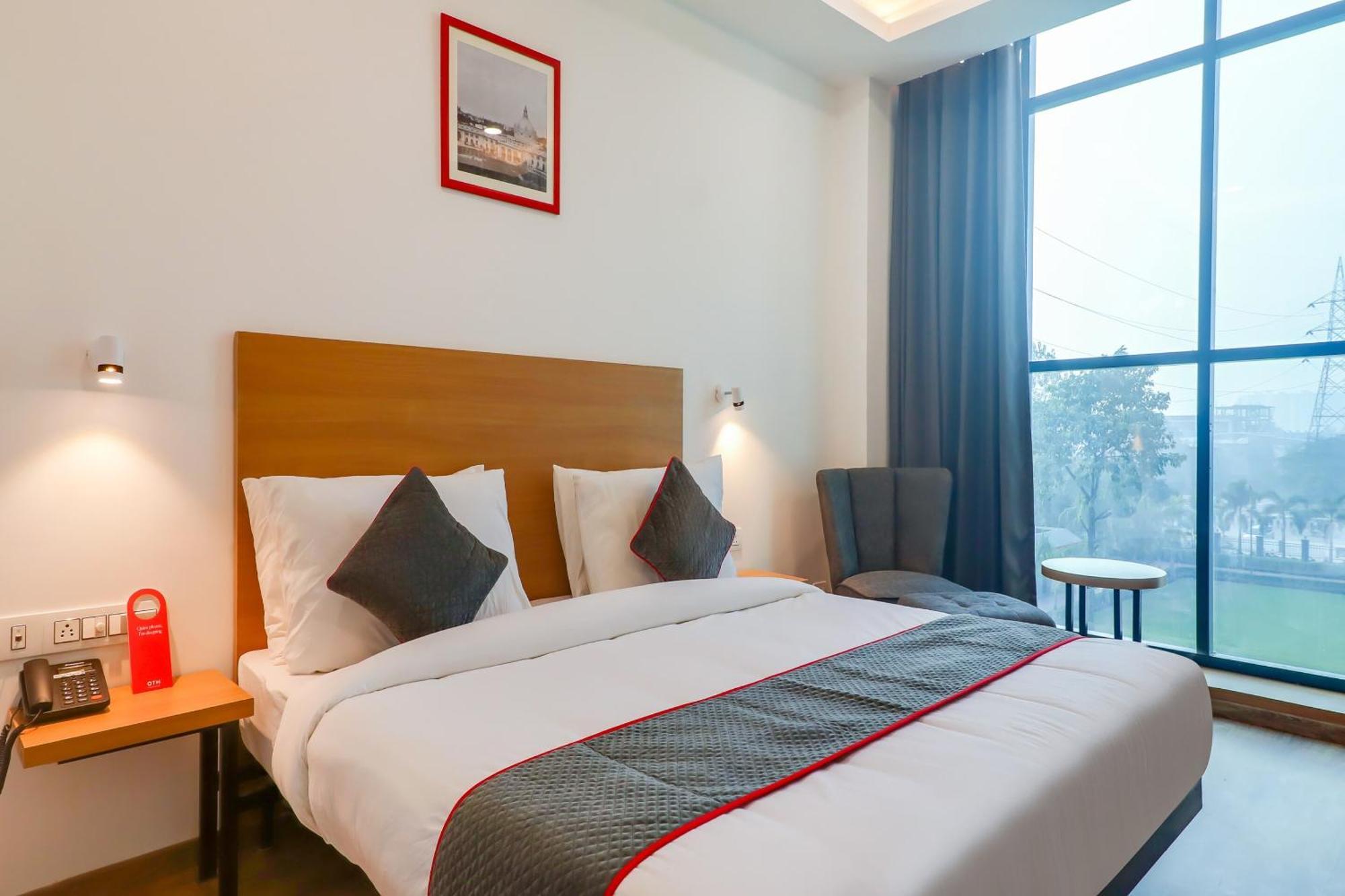 Отель Super Townhouse Jashn Chinhat Экстерьер фото