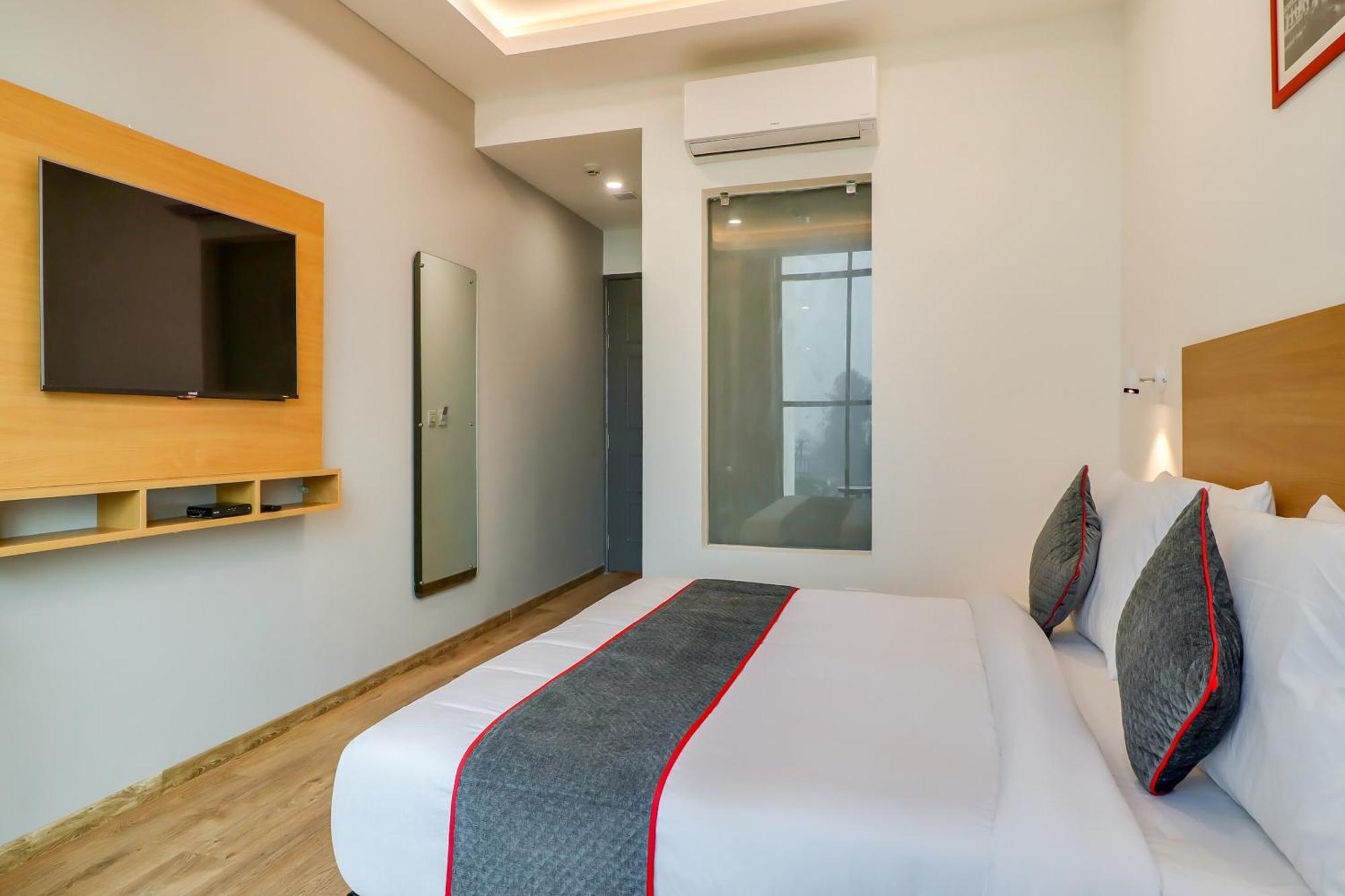 Отель Super Townhouse Jashn Chinhat Экстерьер фото