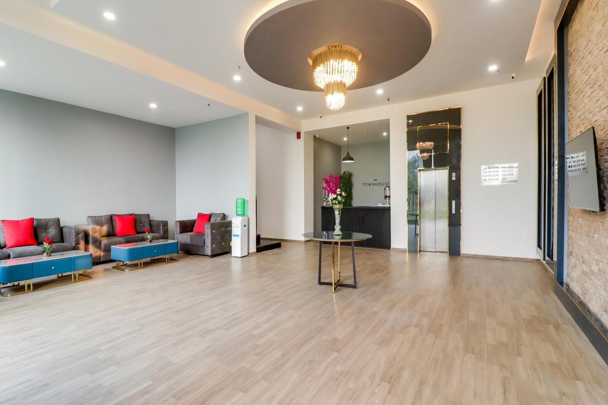 Отель Super Townhouse Jashn Chinhat Экстерьер фото